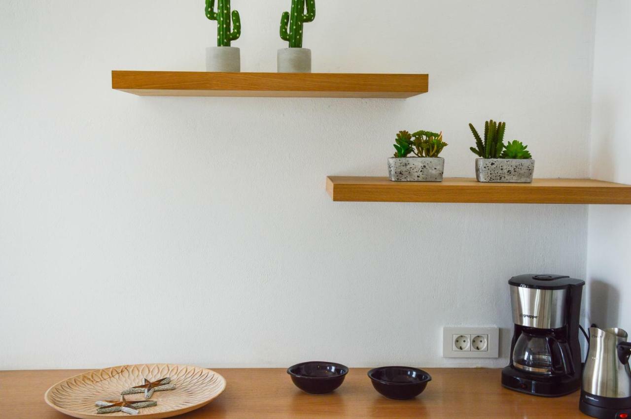 Hawk Stone Apartman Adámasz Kültér fotó